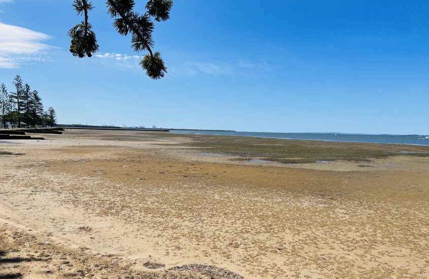 Wynnum, a nice bay village